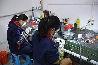 塑膠精密模具制造中常用的拋光方法有哪些？