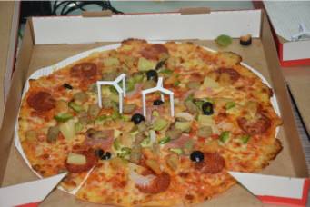 快來銘洋宇通吃Pizza啦！